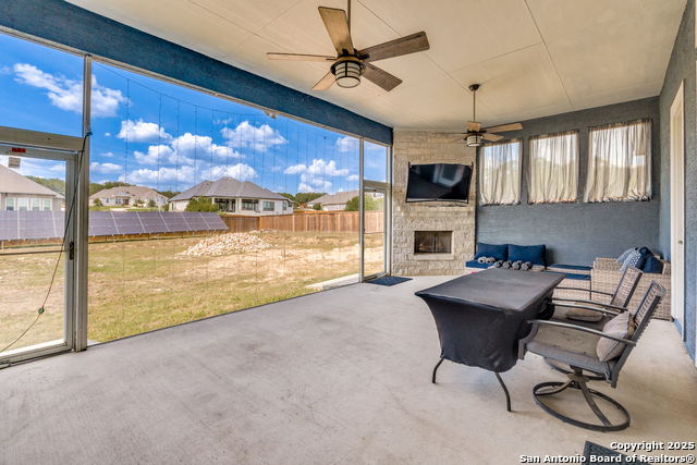 Listing photo id 21 for 8207 Garden Arbor