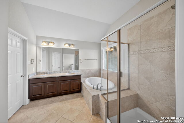 Image 15 of 40 For 8250 Cruiseship Bay 702