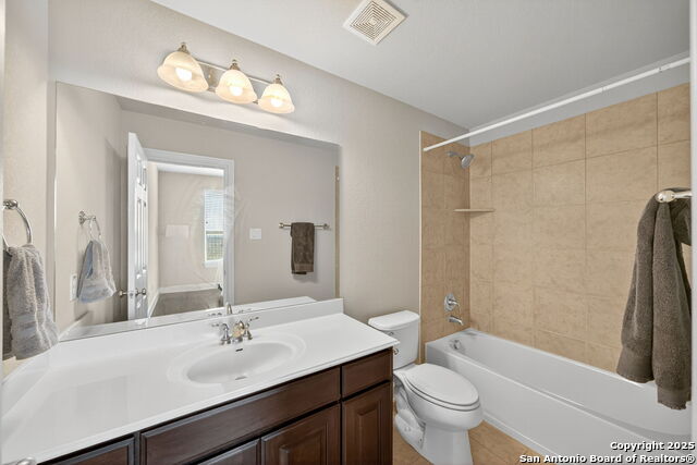 Image 19 of 40 For 8250 Cruiseship Bay 702