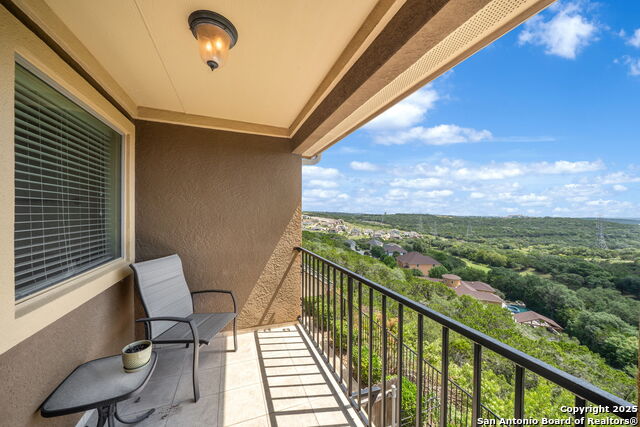 Image 24 of 40 For 8250 Cruiseship Bay 702