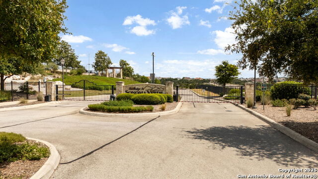 Image 29 of 40 For 8250 Cruiseship Bay 702