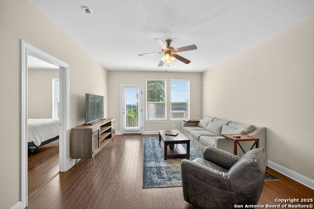 Image 3 of 40 For 8250 Cruiseship Bay 702