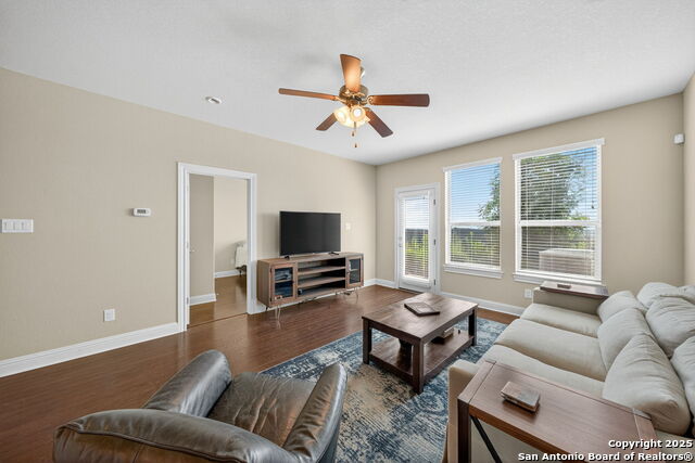 Image 5 of 40 For 8250 Cruiseship Bay 702