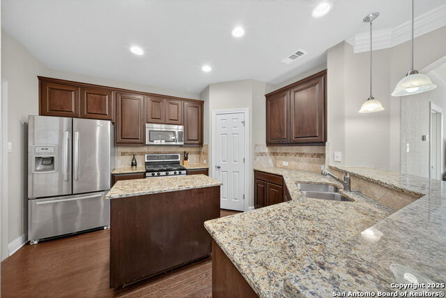 Image 7 of 40 For 8250 Cruiseship Bay 702