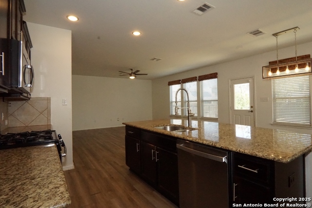 Listing photo id 3 for 13812 Bellows Path