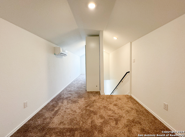 Image 9 of 20 For 7109 Elm Cove