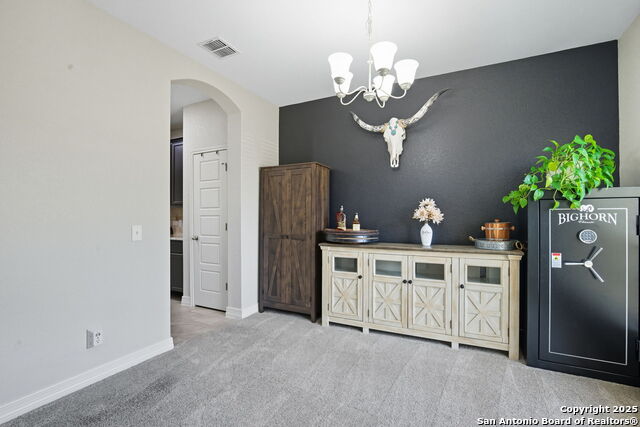 Image 5 of 35 For 630 Saddle House