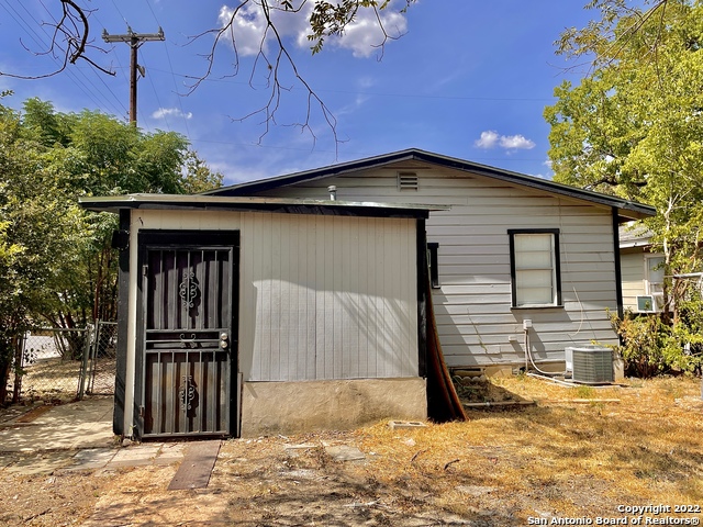 Image 14 of 28 For 902 Potomac  