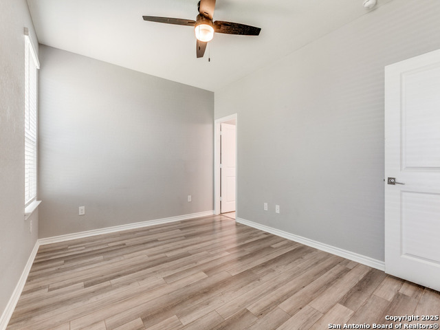 Listing photo id 12 for 8281 Assumption