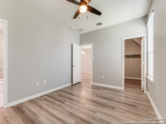 Listing photo id 13 for 8281 Assumption