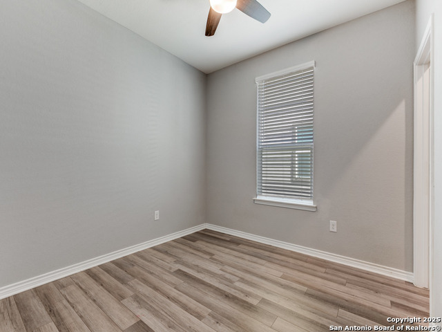 Listing photo id 15 for 8281 Assumption