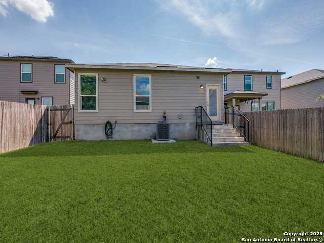 Listing photo id 21 for 8281 Assumption