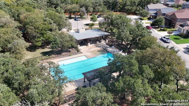 Listing photo id 24 for 8281 Assumption