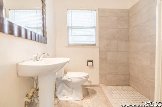 Image 13 of 17 For 127 Kaine  