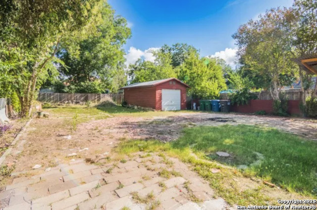 Image 15 of 17 For 127 Kaine  