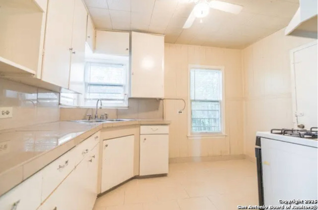 Image 8 of 17 For 127 Kaine  