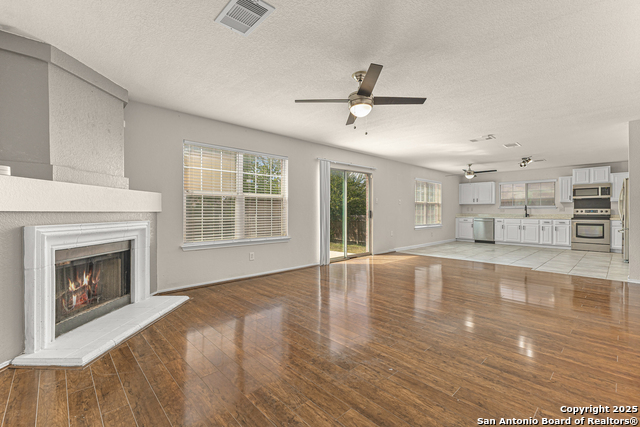 Image 11 of 29 For 10426 Manor Crk