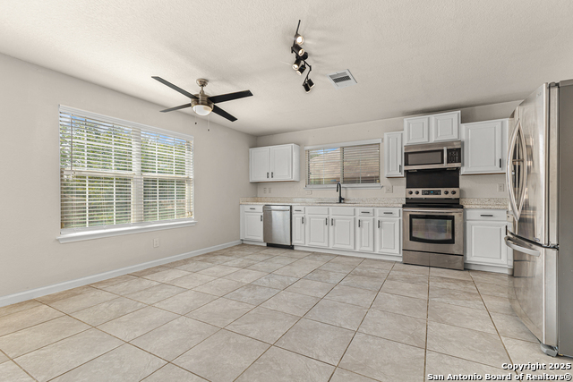 Image 13 of 29 For 10426 Manor Crk
