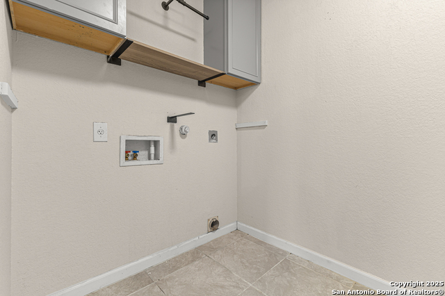Image 16 of 29 For 10426 Manor Crk