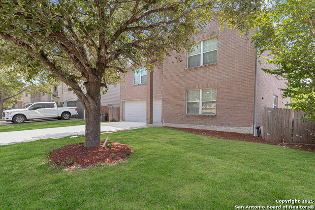 Image 3 of 29 For 10426 Manor Crk