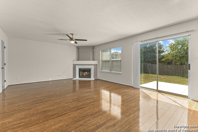 Image 9 of 29 For 10426 Manor Crk