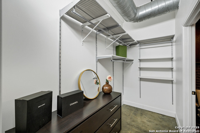 Listing photo id 13 for 831 Flores St S 2310