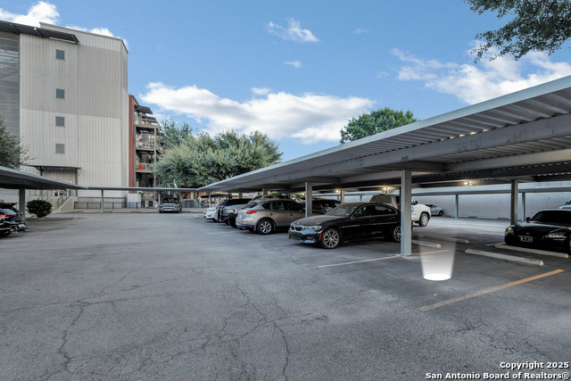 Listing photo id 33 for 831 Flores St S 2310