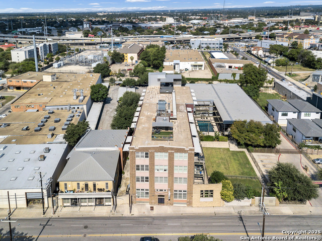 Listing photo id 34 for 831 Flores St S 2310