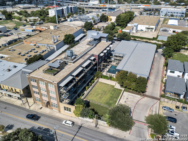 Listing photo id 35 for 831 Flores St S 2310