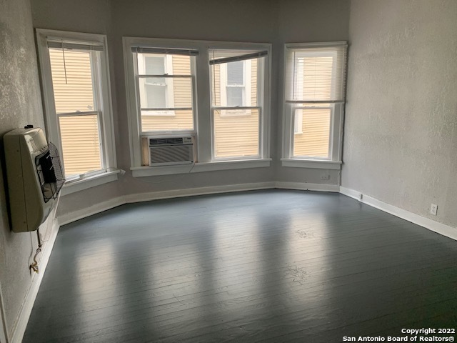 Image 3 of 7 For 1140 W Ashby Pl  1