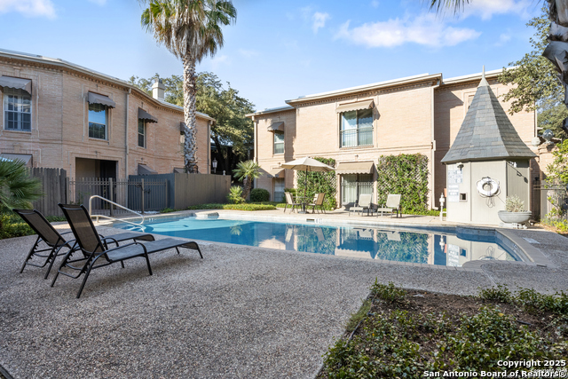 Image 34 of 39 For 7707 Broadway  24a