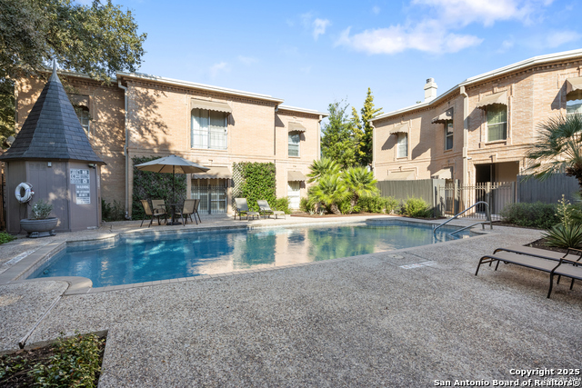 Image 35 of 39 For 7707 Broadway  24a