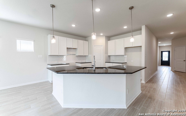 Image 4 of 22 For 2851 Davis Trace