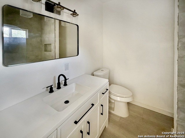 Listing photo id 11 for 419 Huisache W