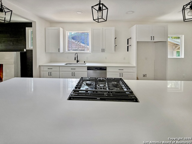 Listing photo id 5 for 419 Huisache W