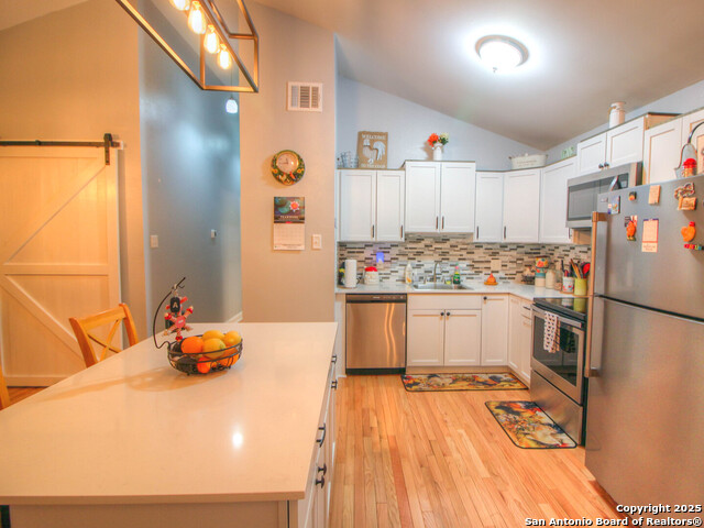 Image 6 of 49 For 213 Bluebonnet