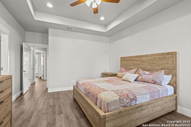 Image 27 of 75 For 100 Ashton W