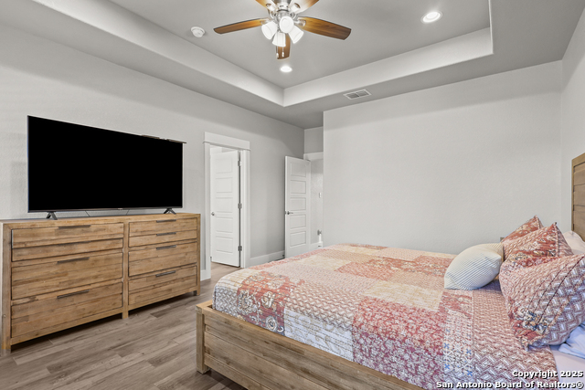 Image 28 of 75 For 100 Ashton W