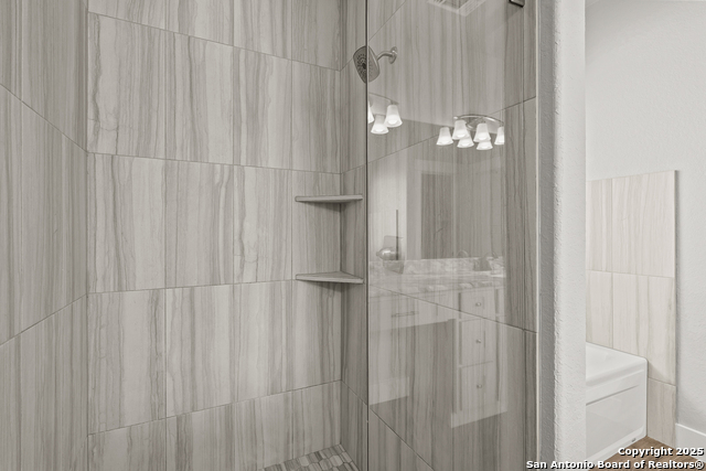 Image 32 of 75 For 100 Ashton W