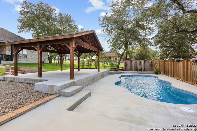 Image 72 of 75 For 100 Ashton W