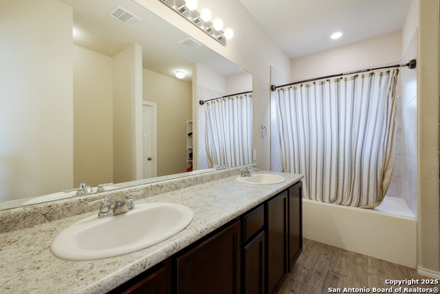 Image 17 of 31 For 8415 Blackstone