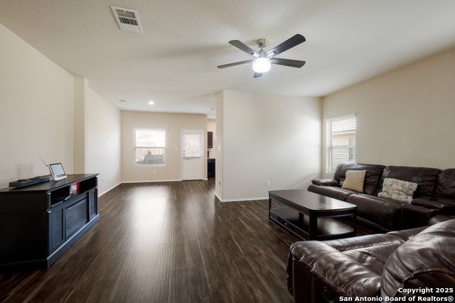 Image 4 of 31 For 8415 Blackstone
