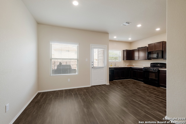 Image 6 of 31 For 8415 Blackstone