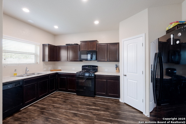 Image 8 of 31 For 8415 Blackstone