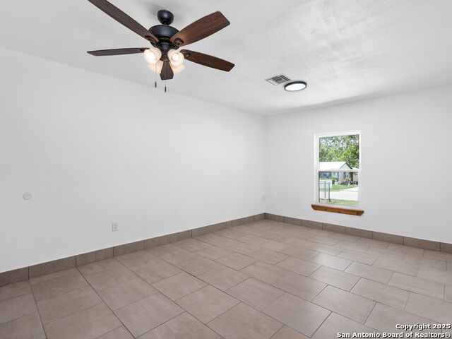 Image 14 of 29 For 511 5th  