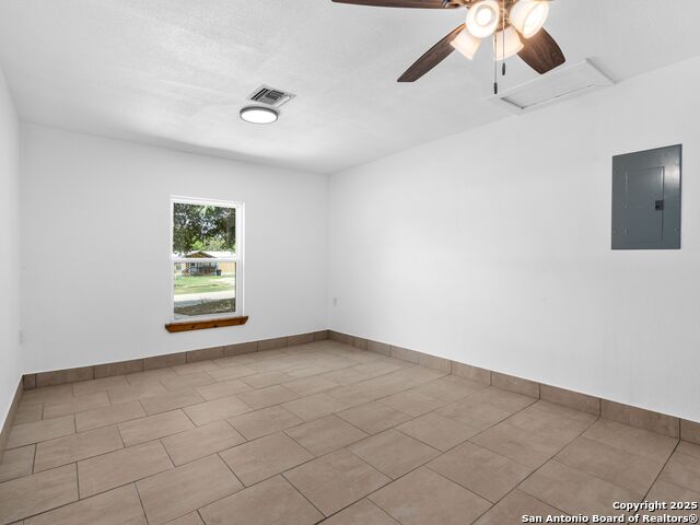 Image 15 of 29 For 511 5th  