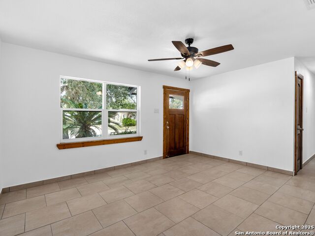 Image 5 of 29 For 511 5th  