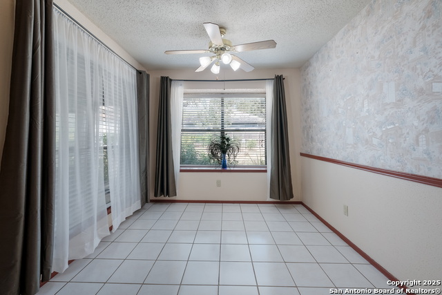 Listing photo id 10 for 7703 Forest Fern