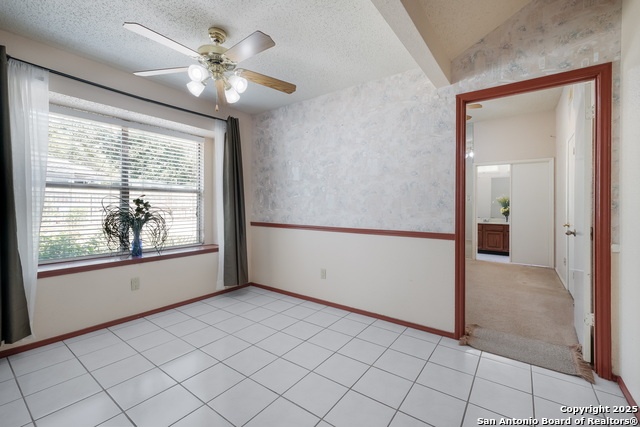 Listing photo id 11 for 7703 Forest Fern