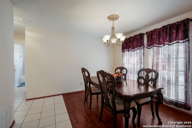 Listing photo id 12 for 7703 Forest Fern